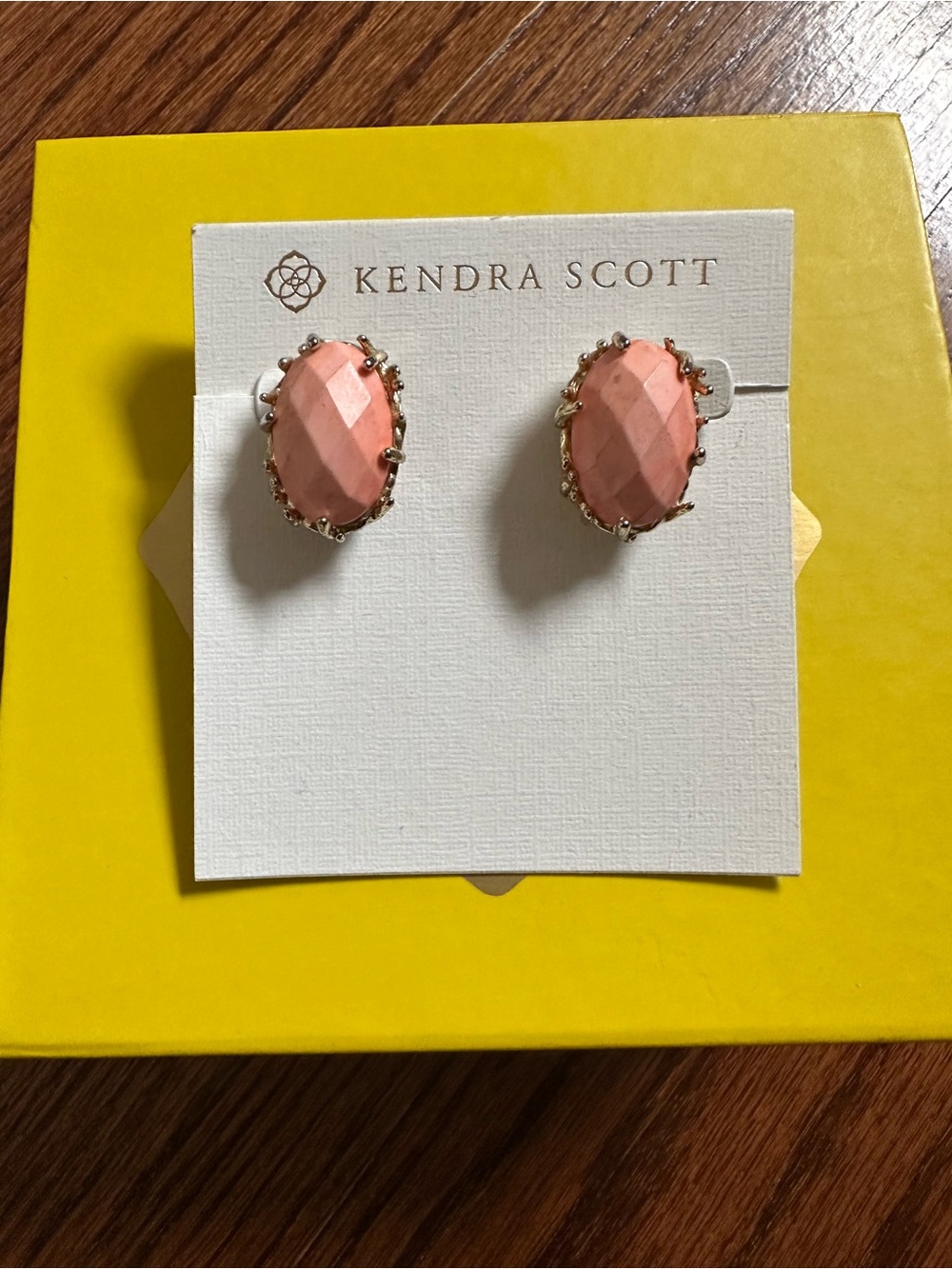 Kendra Scott vintage Coral Nest Oval Faceted Stud Earrings